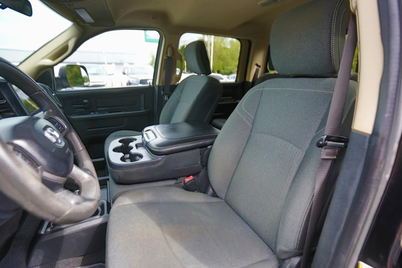 RAM 2500 Tradesman 4x4 Crew Cab 6'4" Box 2020