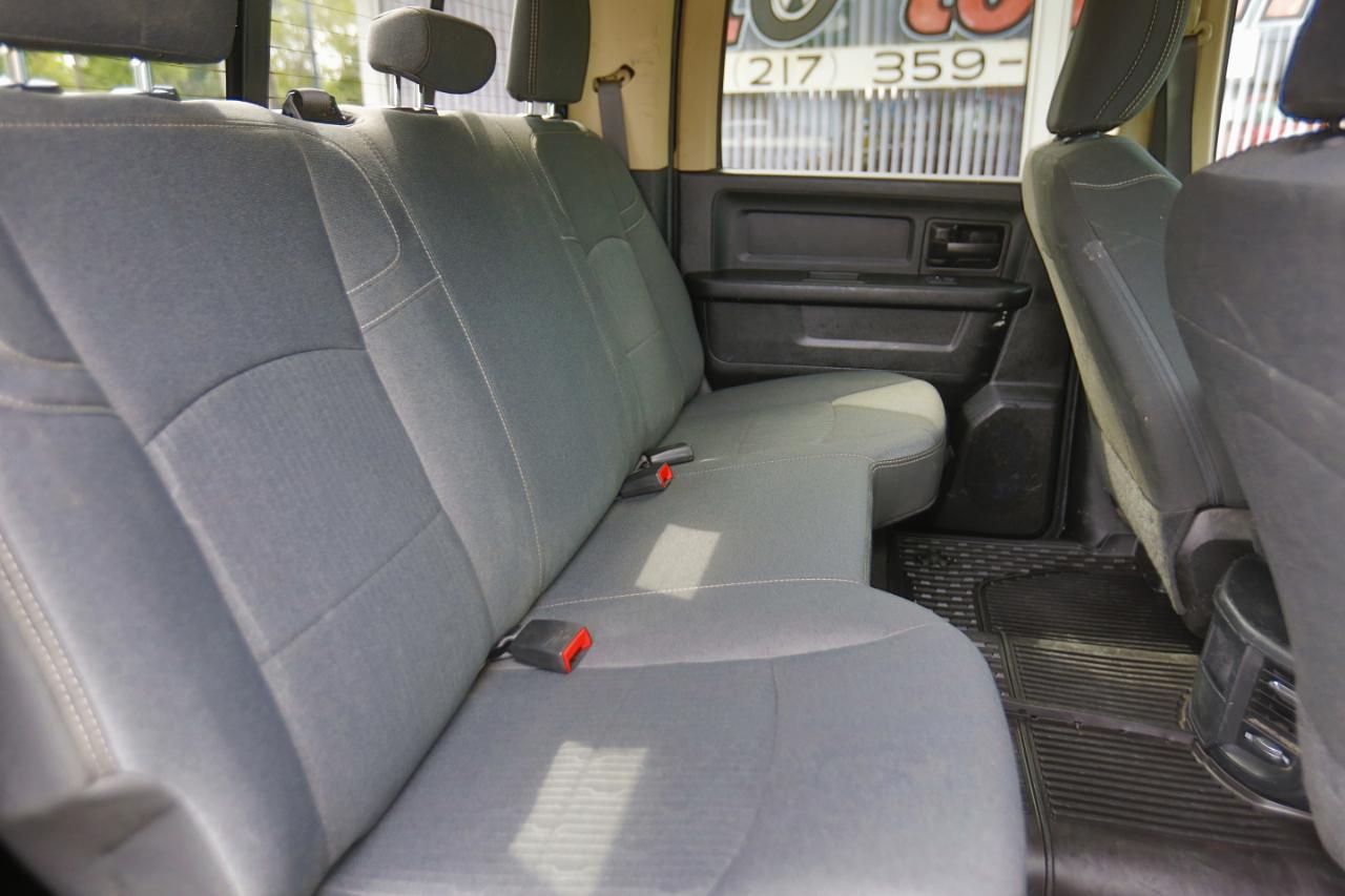 RAM 2500 Tradesman 4x4 Crew Cab 6'4" Box 2020