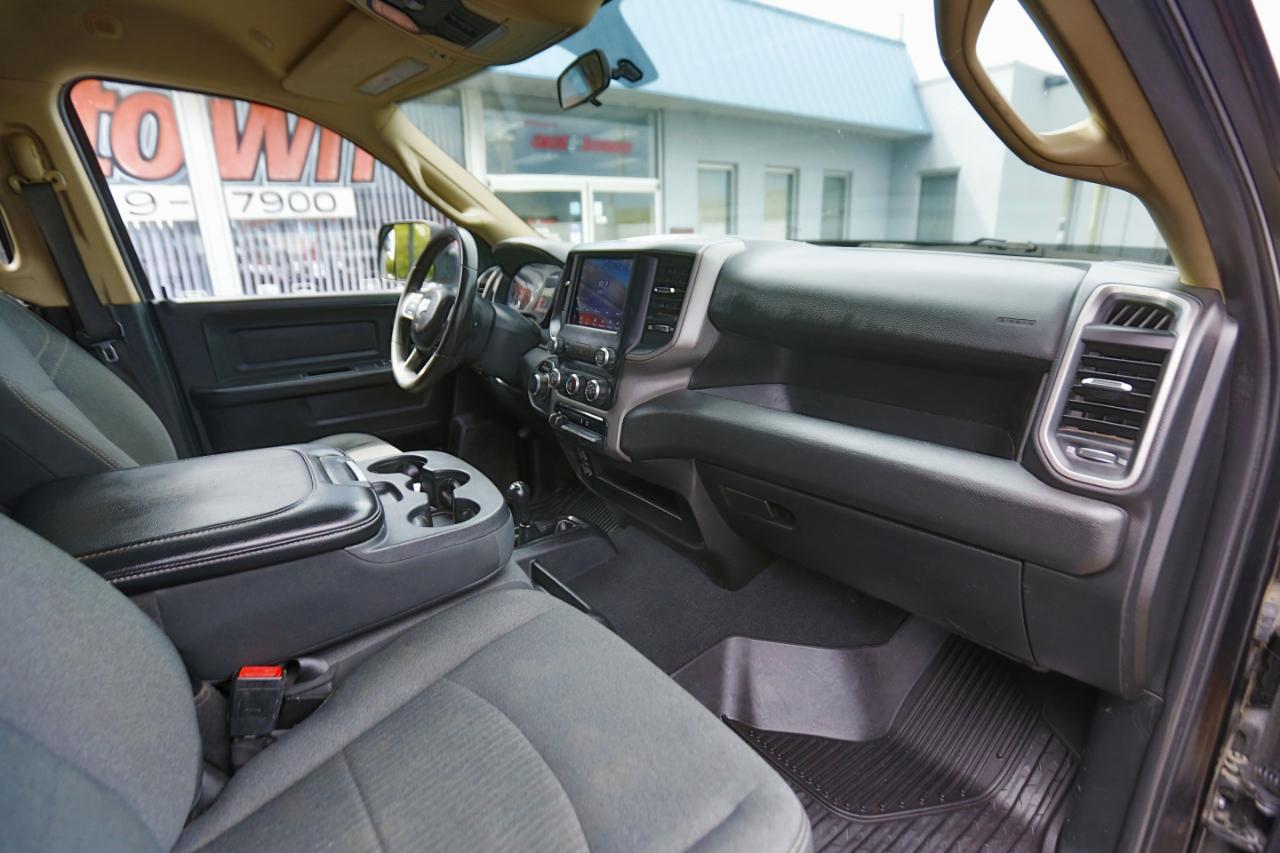 RAM 2500 Tradesman 4x4 Crew Cab 6'4" Box 2020