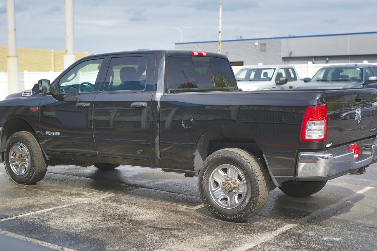 RAM 2500 Tradesman 4x4 Crew Cab 6'4" Box 2020