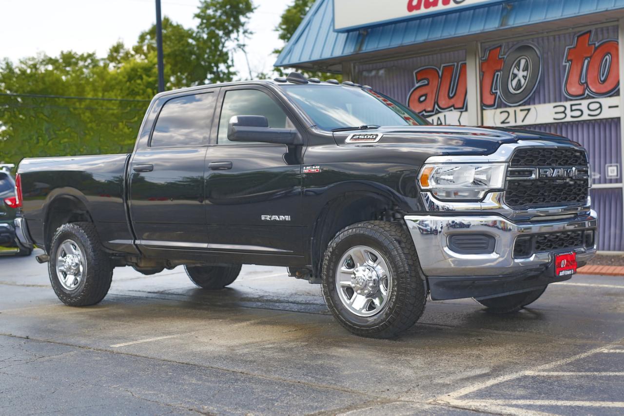 RAM 2500 Tradesman 4x4 Crew Cab 6'4" Box 2020