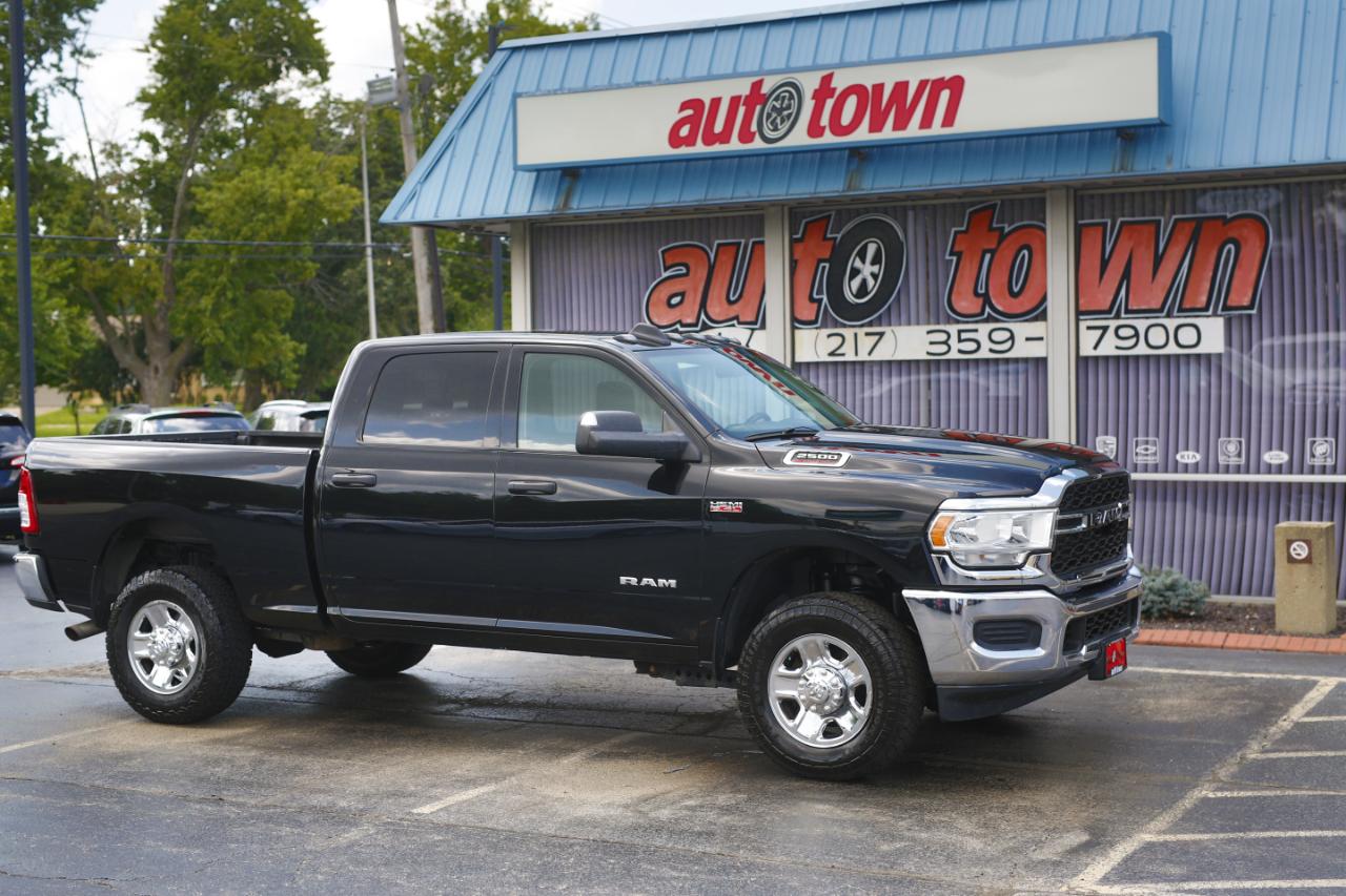 RAM 2500 Tradesman 4x4 Crew Cab 6'4" Box 2020