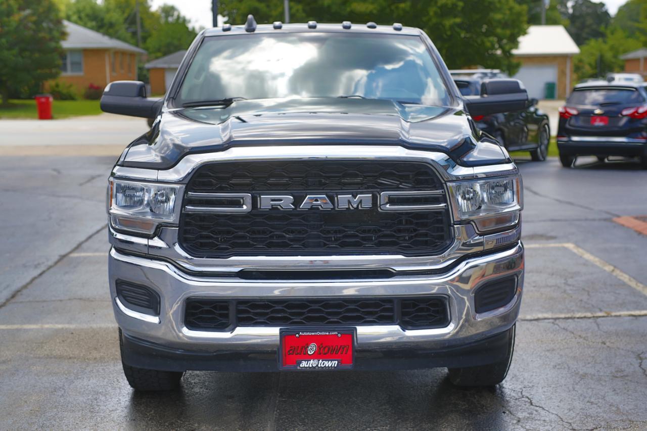 RAM 2500 Tradesman 4x4 Crew Cab 6'4" Box 2020