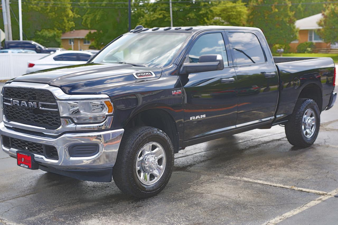 RAM 2500 Tradesman 4x4 Crew Cab 6'4" Box 2020