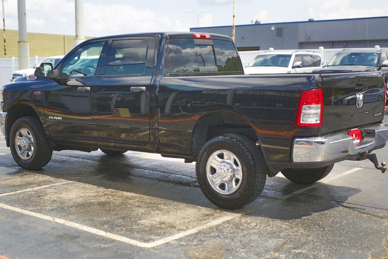 RAM 2500 Tradesman 4x4 Crew Cab 6'4" Box 2020