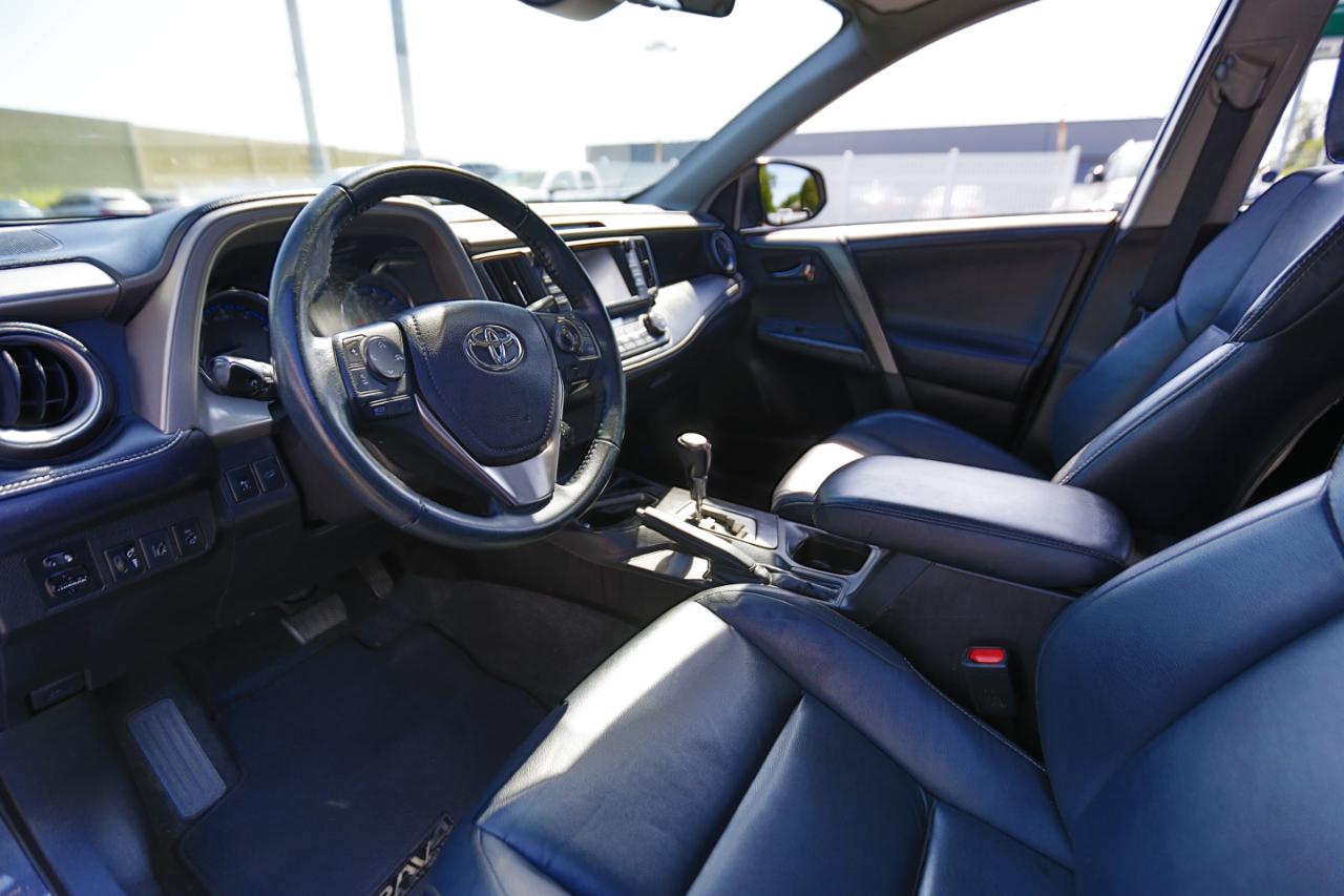 Toyota RAV4 Platinum AWD (Natl) 2018