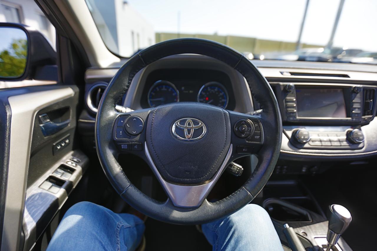 Toyota RAV4 Platinum AWD (Natl) 2018