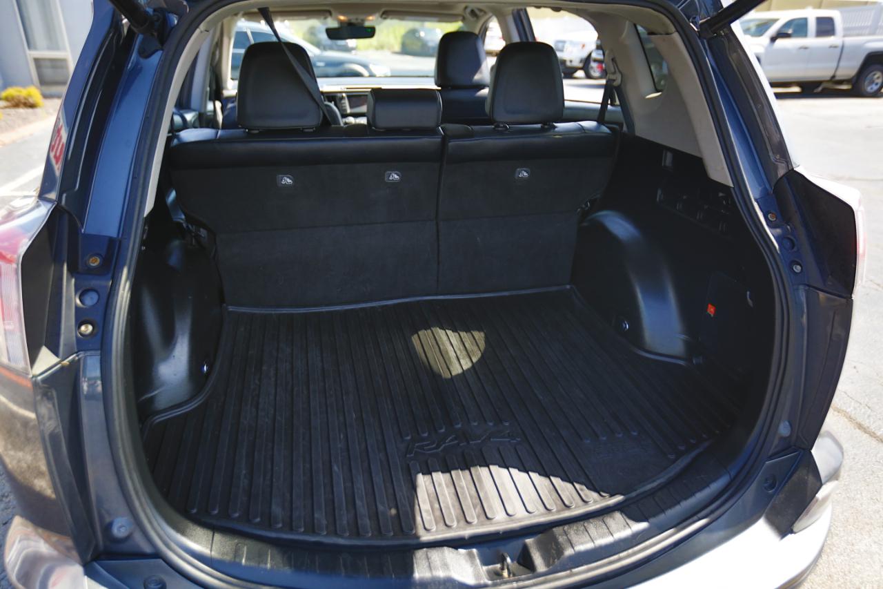 Toyota RAV4 Platinum AWD (Natl) 2018