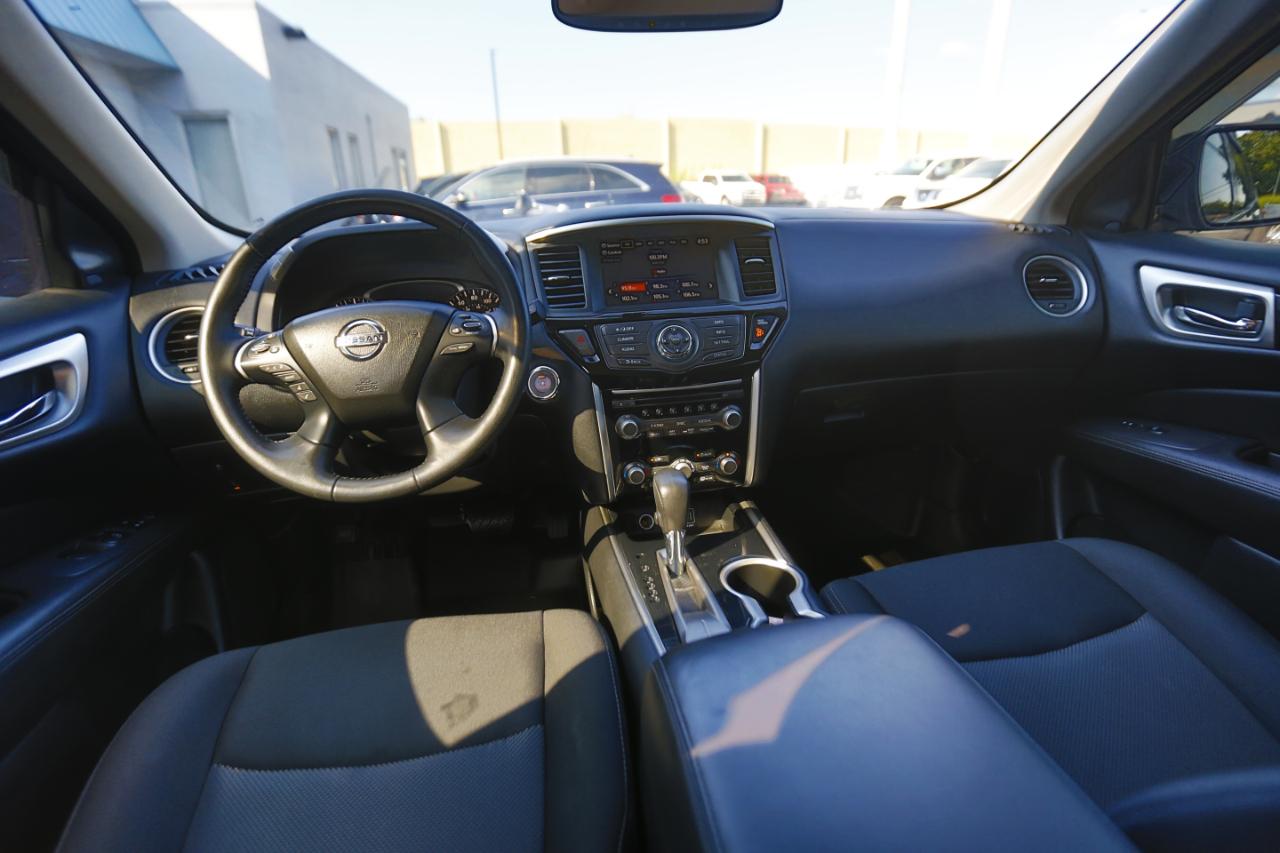 Nissan Pathfinder FWD SV 2020