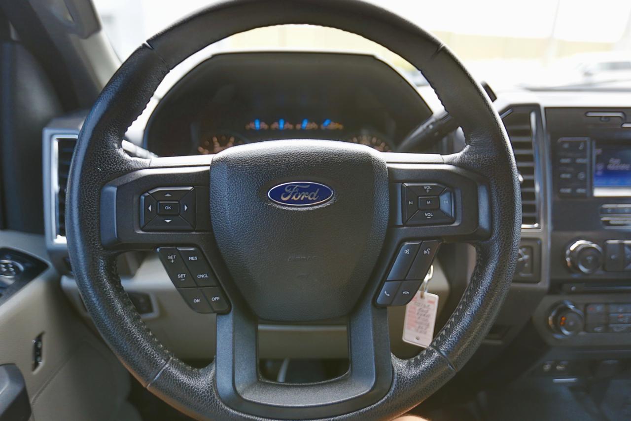 Ford F-150 4WD SuperCrew 157" Lariat w/HD Payload Pkg 2015