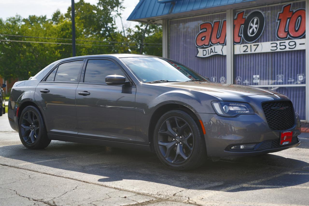 Chrysler 300  2021