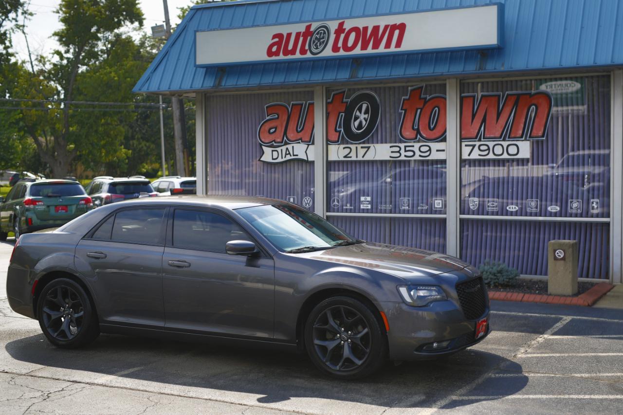 Chrysler 300  2021
