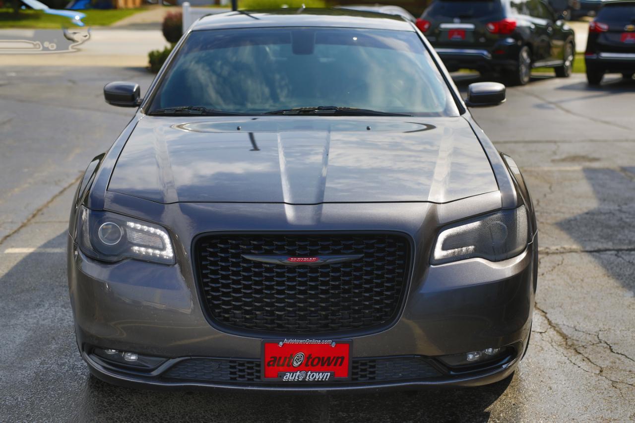 Chrysler 300  2021