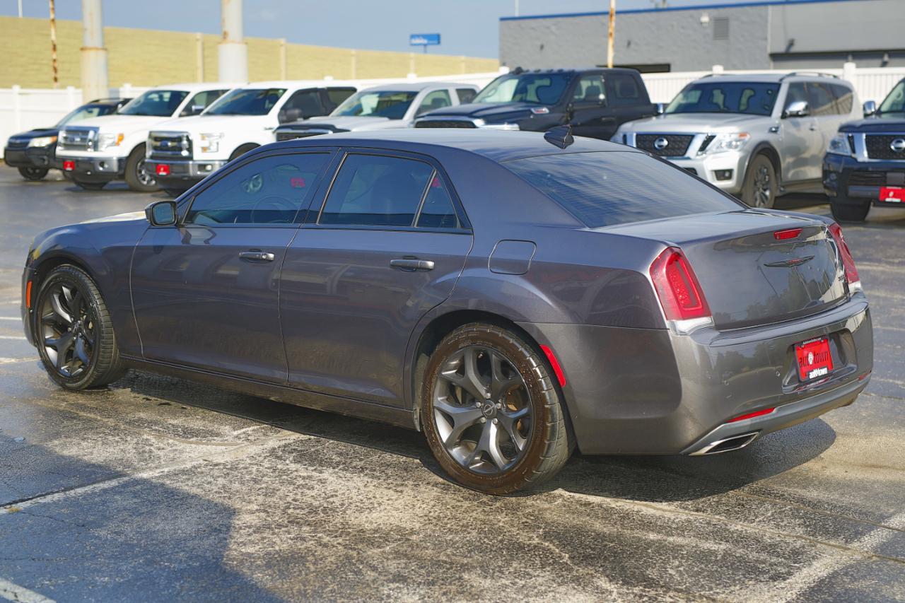 Chrysler 300  2021