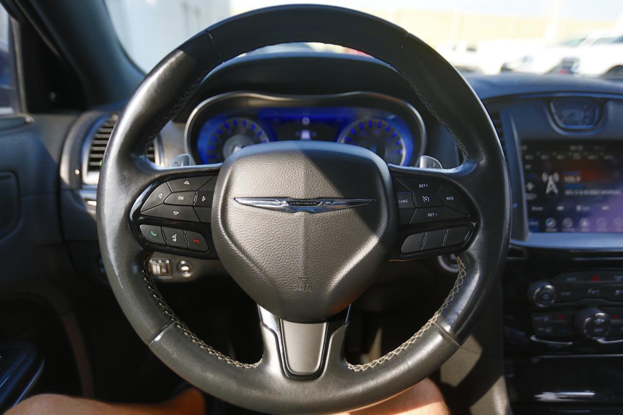 Chrysler 300  2021