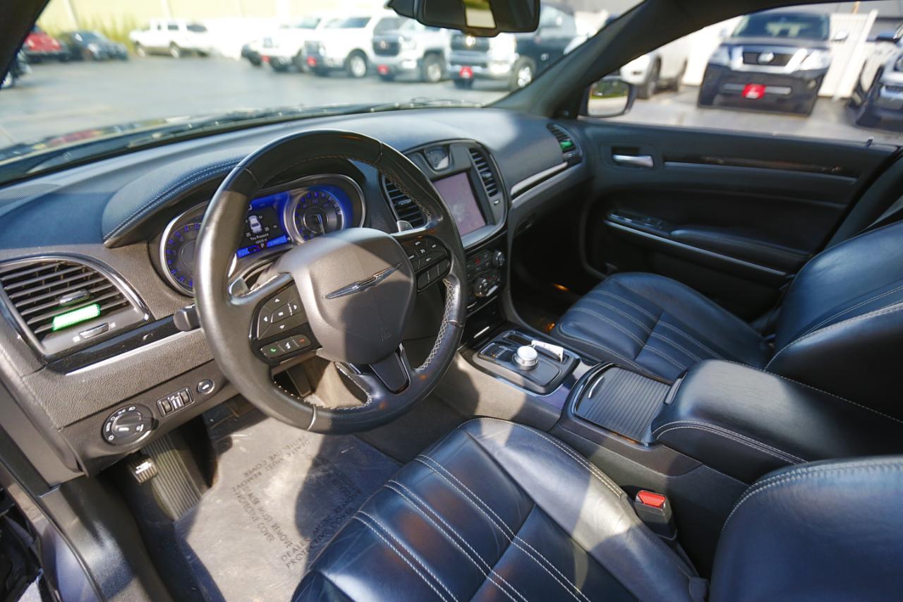 Chrysler 300  2021