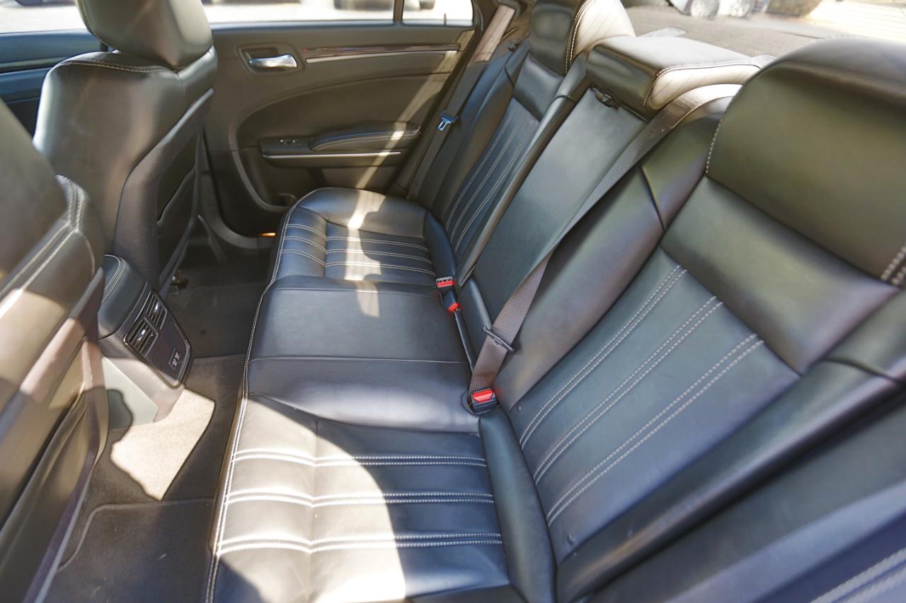 Chrysler 300  2021