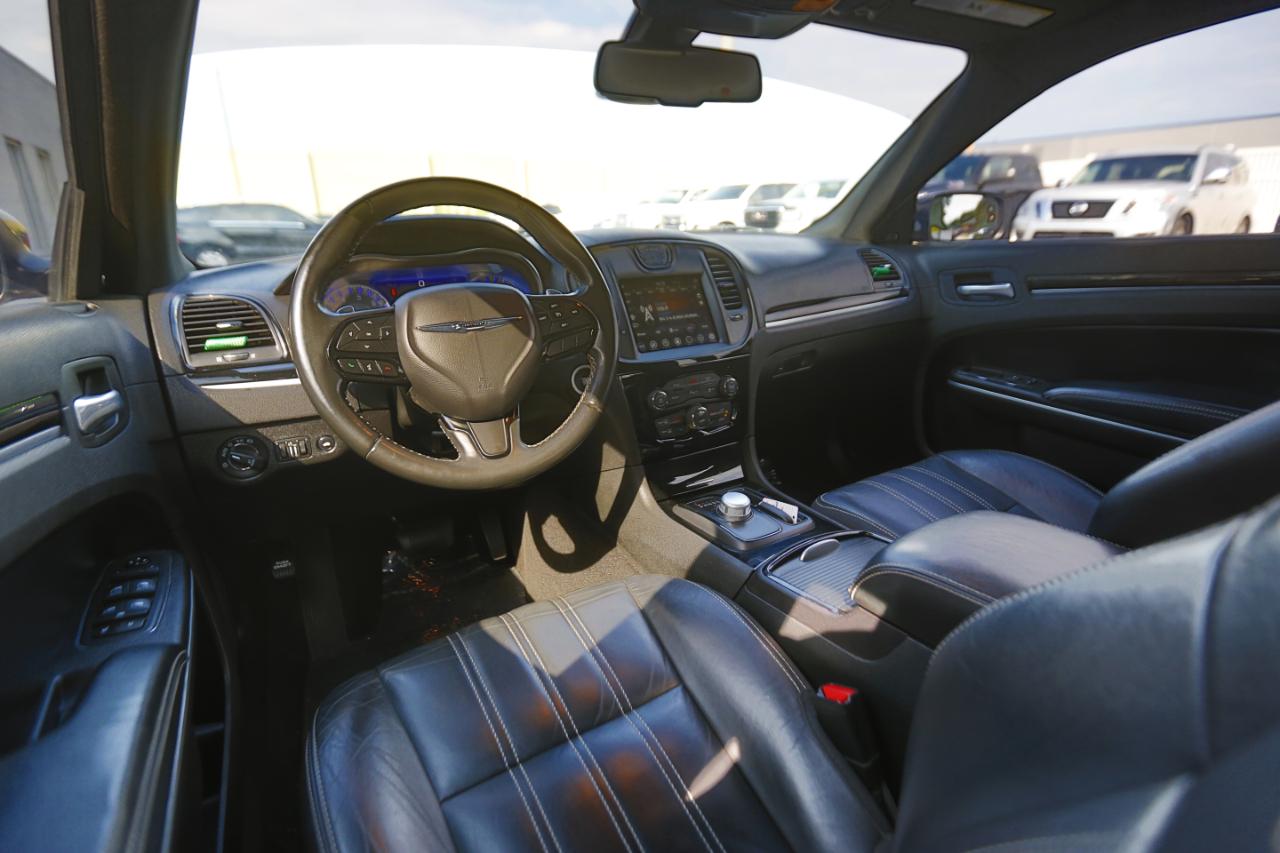 Chrysler 300  2021