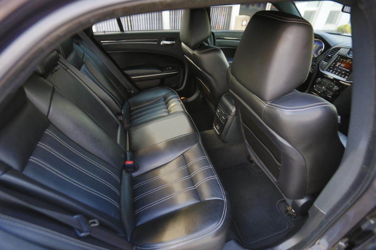 Chrysler 300  2021