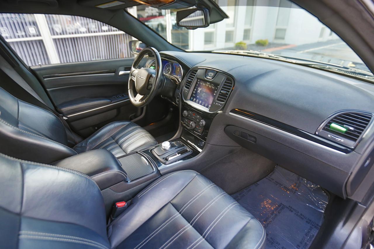 Chrysler 300  2021