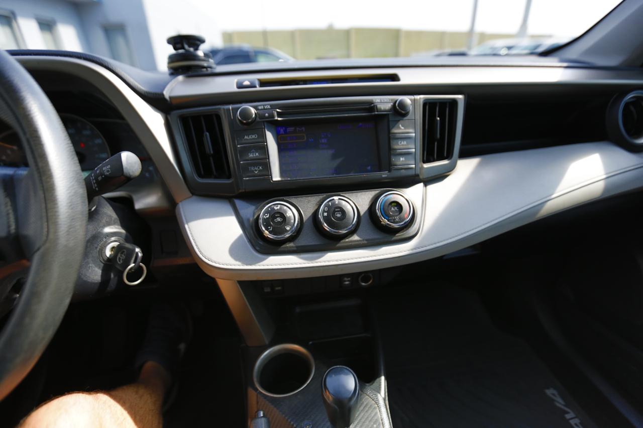 Toyota RAV4 AWD 4dr LE (Natl) 2013