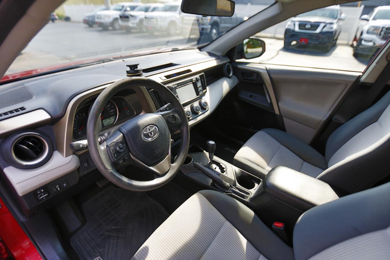 Toyota RAV4 AWD 4dr LE (Natl) 2013