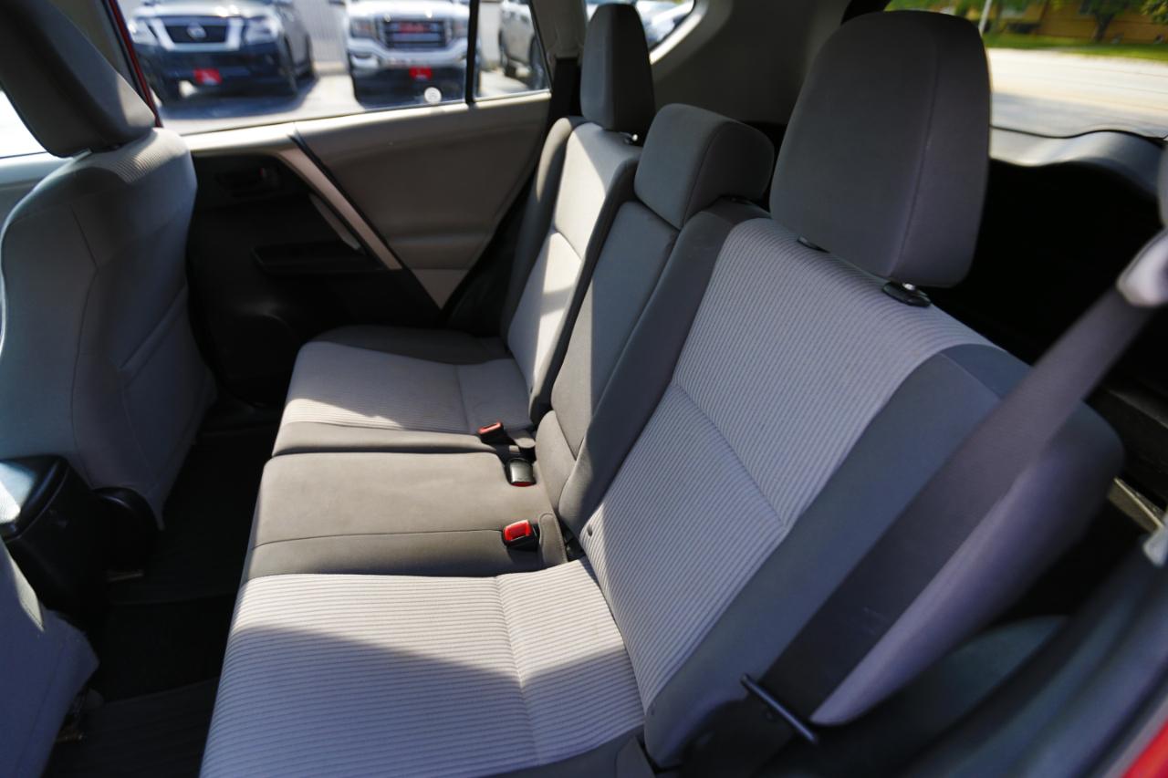 Toyota RAV4 AWD 4dr LE (Natl) 2013