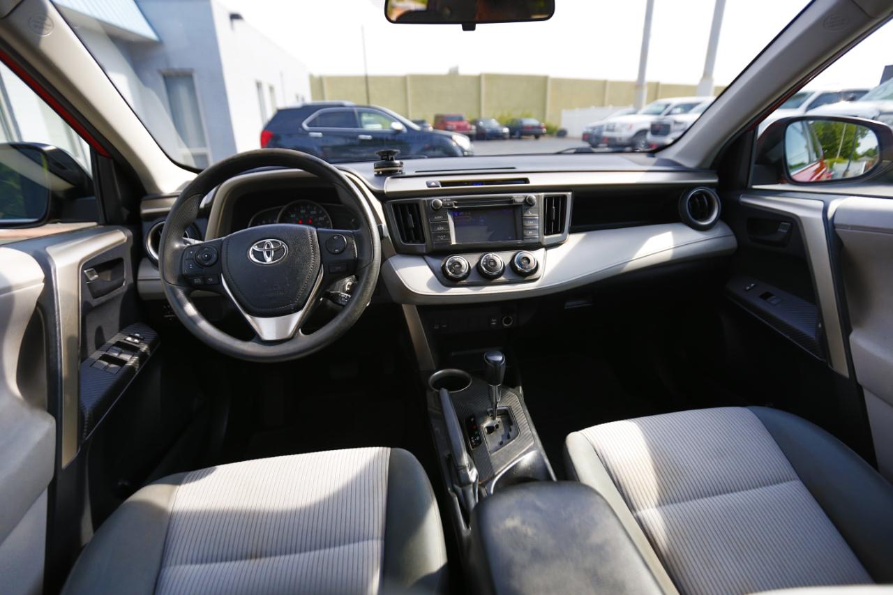 Toyota RAV4 AWD 4dr LE (Natl) 2013