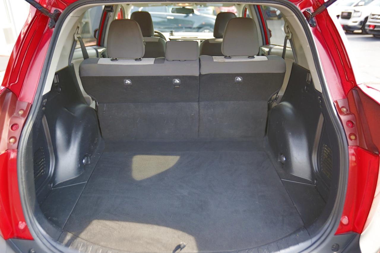 Toyota RAV4 AWD 4dr LE (Natl) 2013