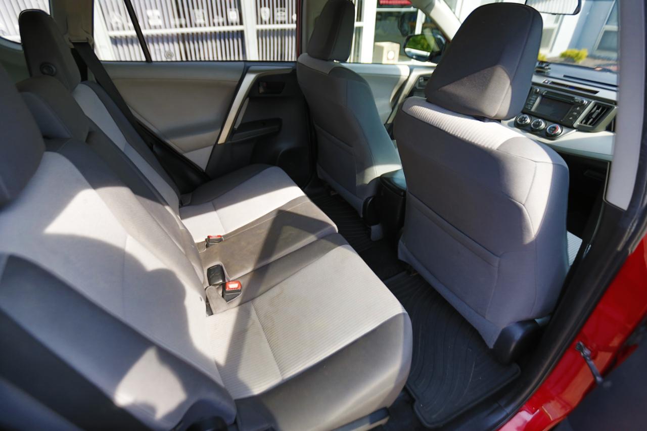 Toyota RAV4 AWD 4dr LE (Natl) 2013