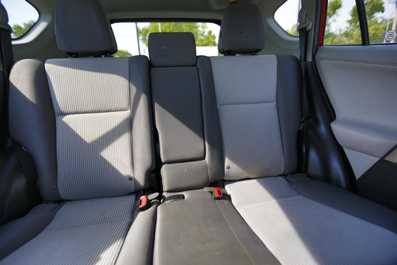Toyota RAV4 AWD 4dr LE (Natl) 2013