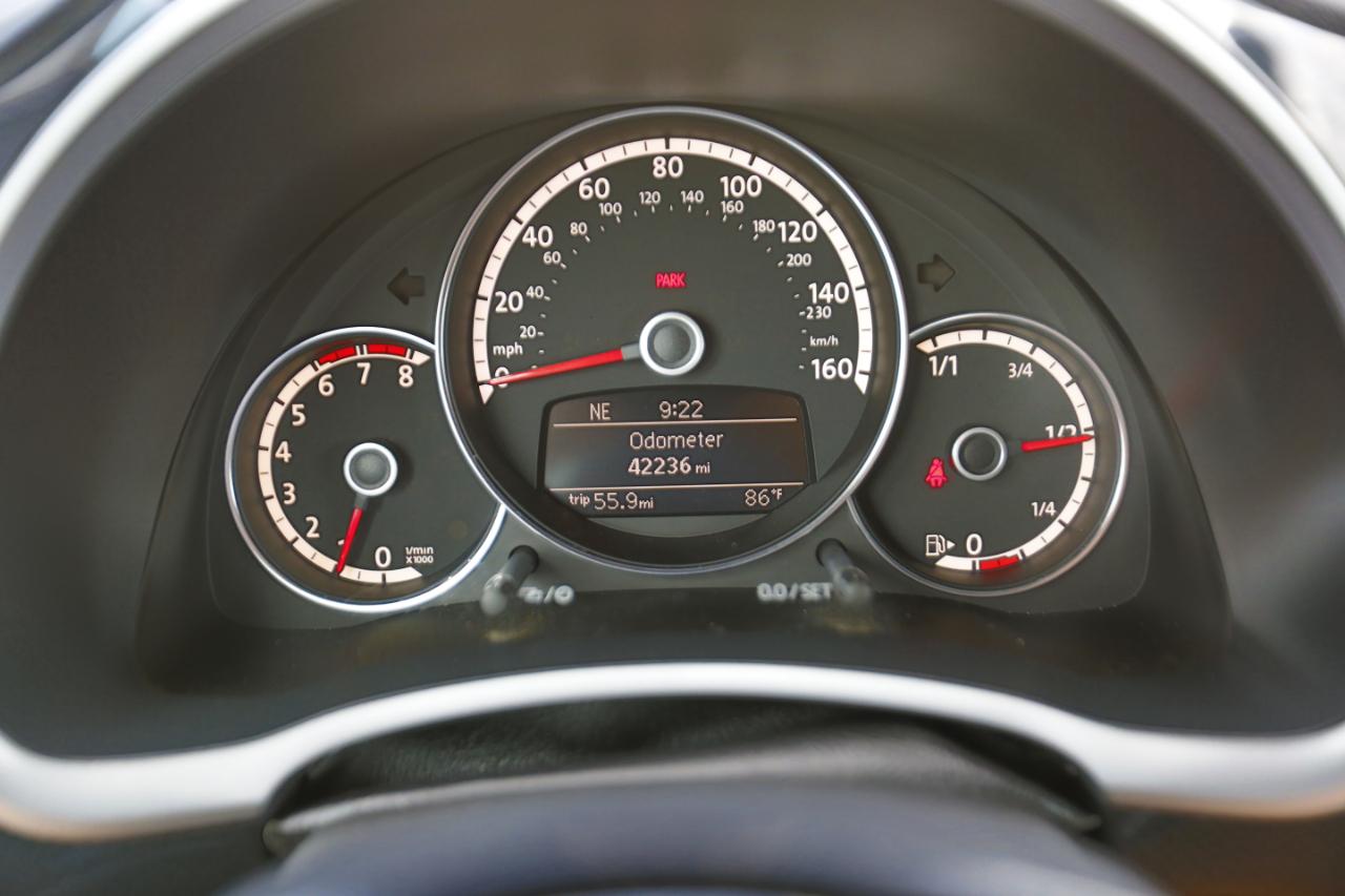 Volkswagen Beetle Convertible 2dr Man 2.0T PZEV 2013
