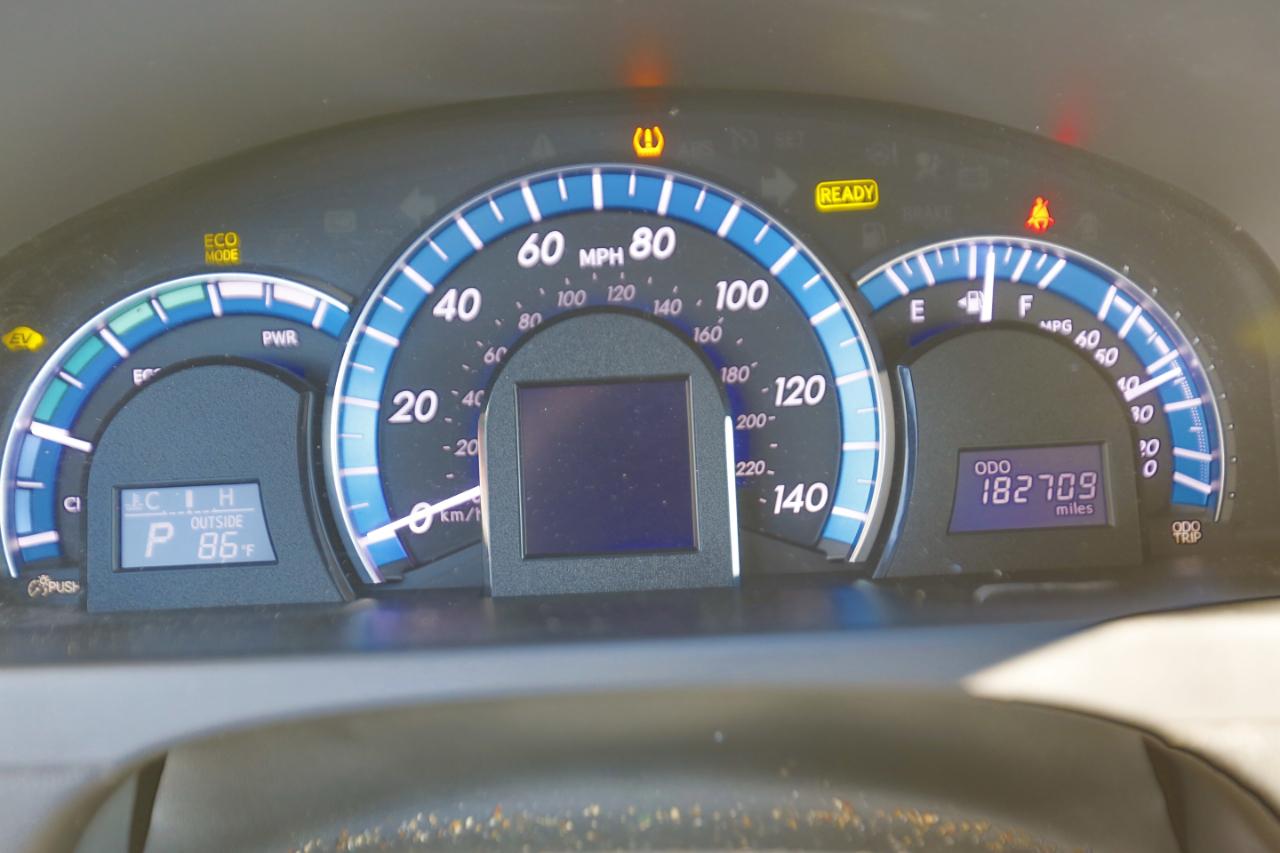 Toyota Camry Hybrid 4dr Sdn XLE (Natl) 2012