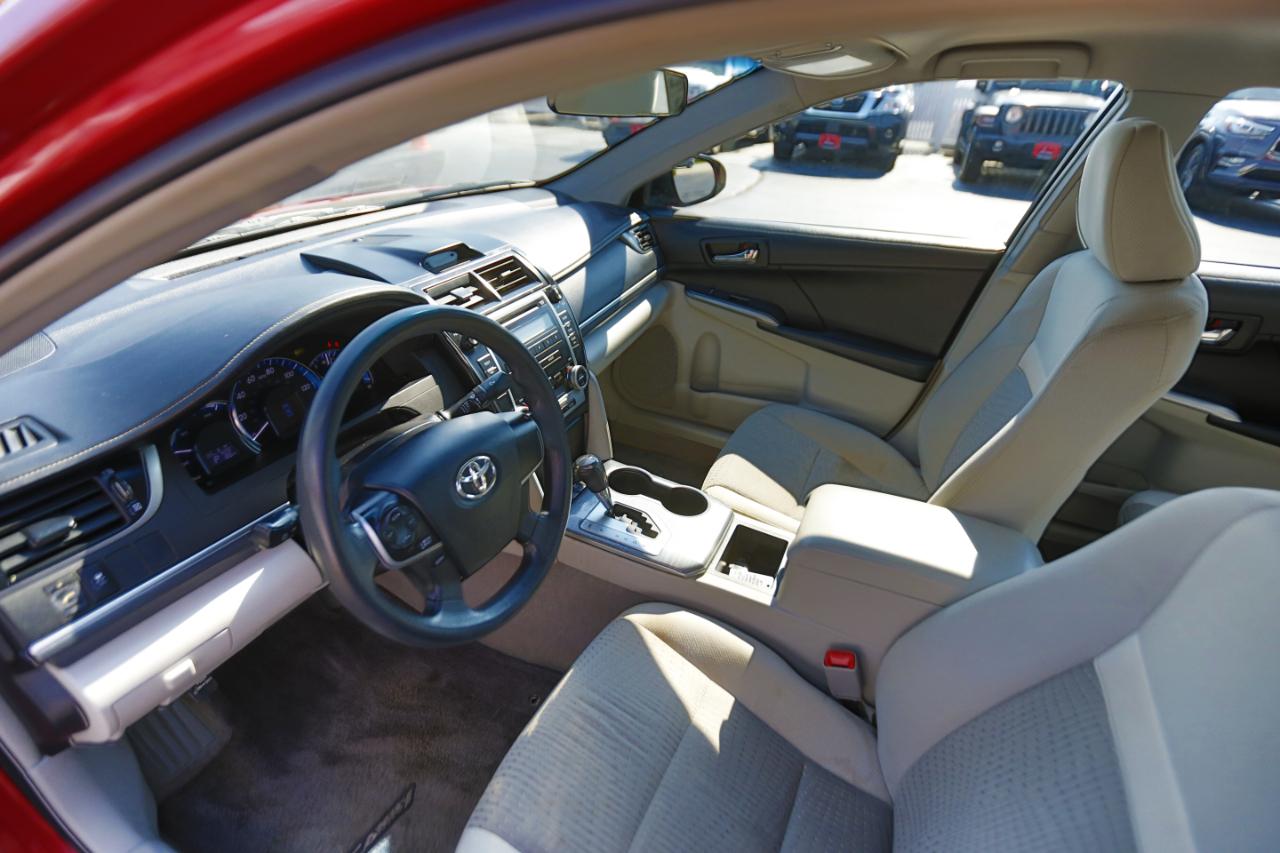 Toyota Camry Hybrid 4dr Sdn XLE (Natl) 2012
