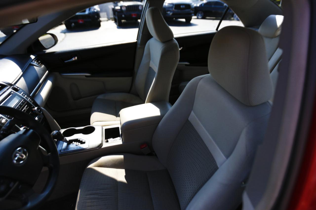 Toyota Camry Hybrid 4dr Sdn XLE (Natl) 2012