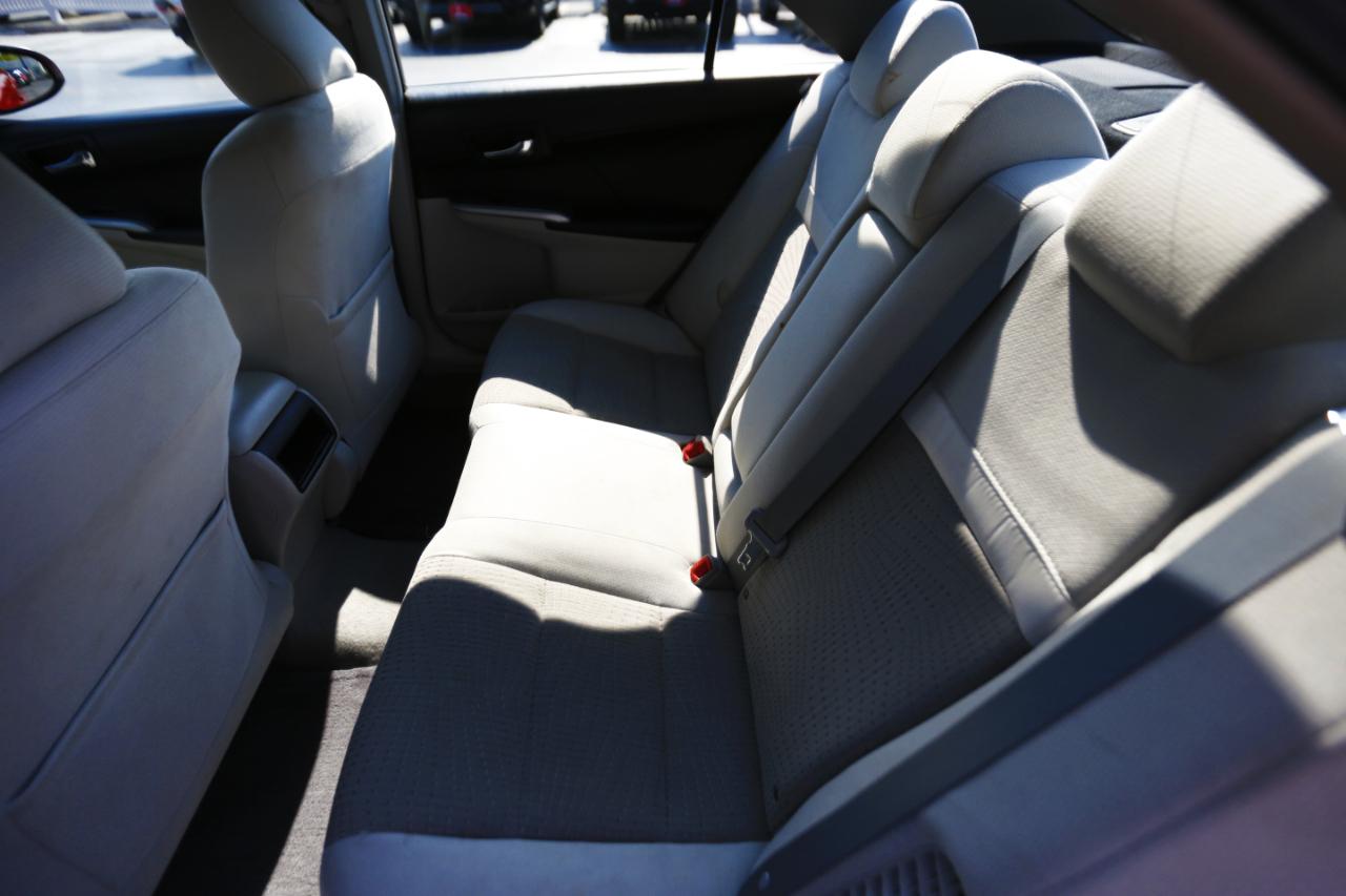 Toyota Camry Hybrid 4dr Sdn XLE (Natl) 2012