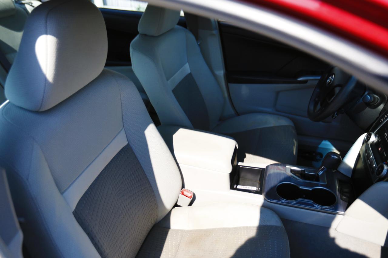 Toyota Camry Hybrid 4dr Sdn XLE (Natl) 2012