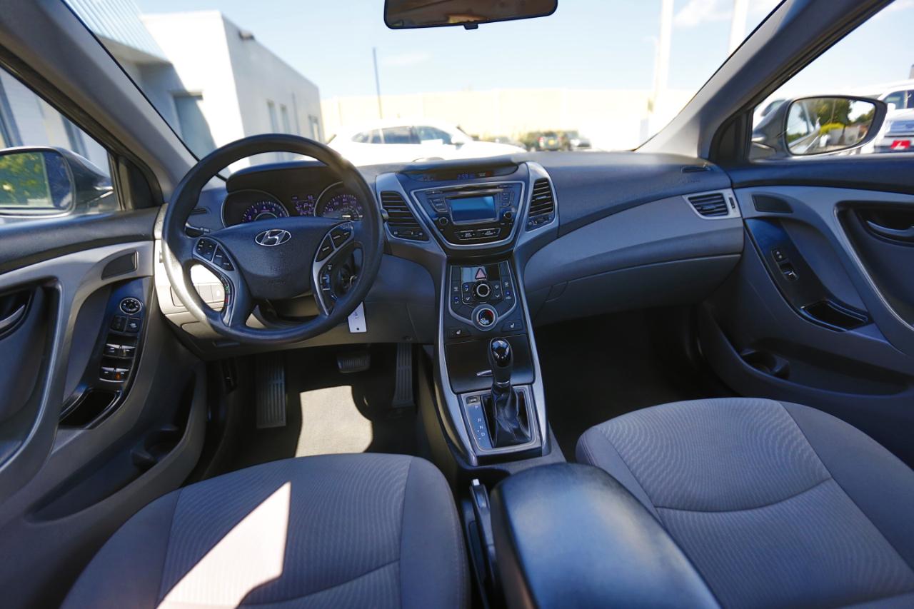 Hyundai Elantra 4dr Sdn Auto SE 2014
