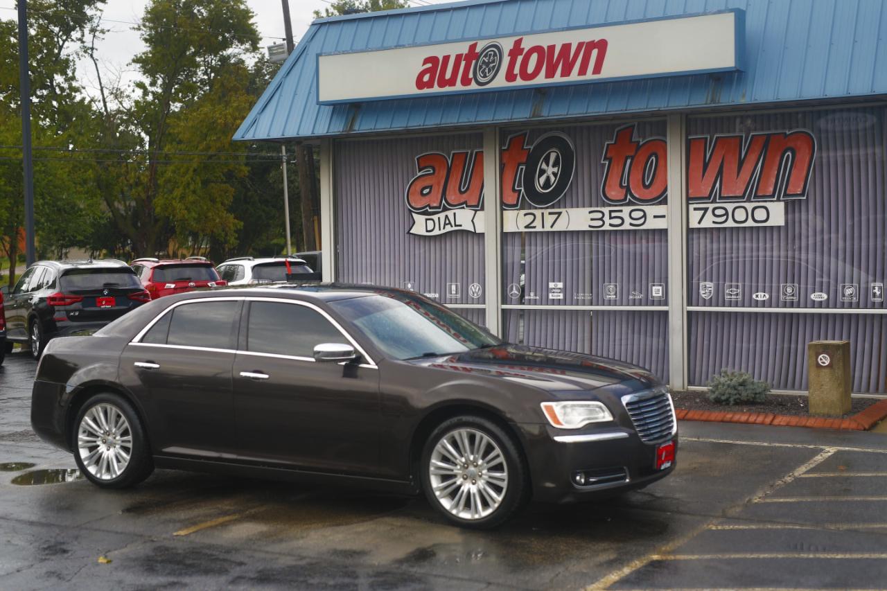 Chrysler 300 4dr Sdn V6 Limited RWD 2012