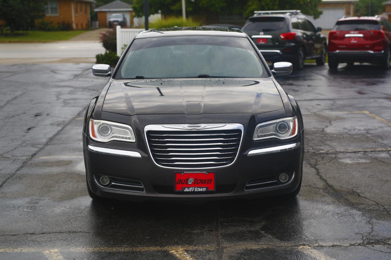 Chrysler 300 4dr Sdn V6 Limited RWD 2012