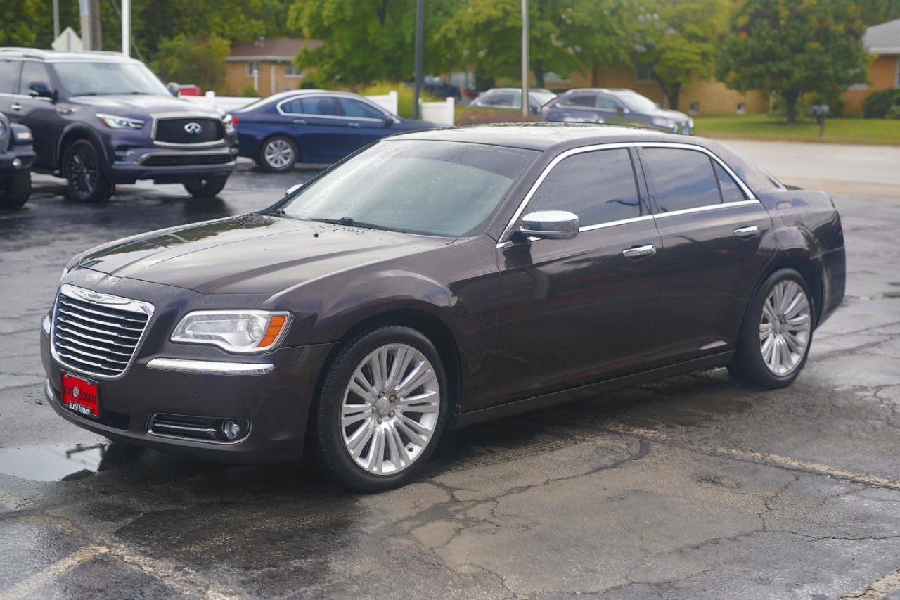 Chrysler 300 4dr Sdn V6 Limited RWD 2012
