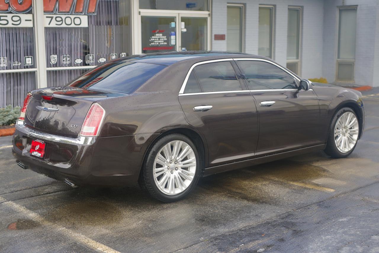 Chrysler 300 4dr Sdn V6 Limited RWD 2012