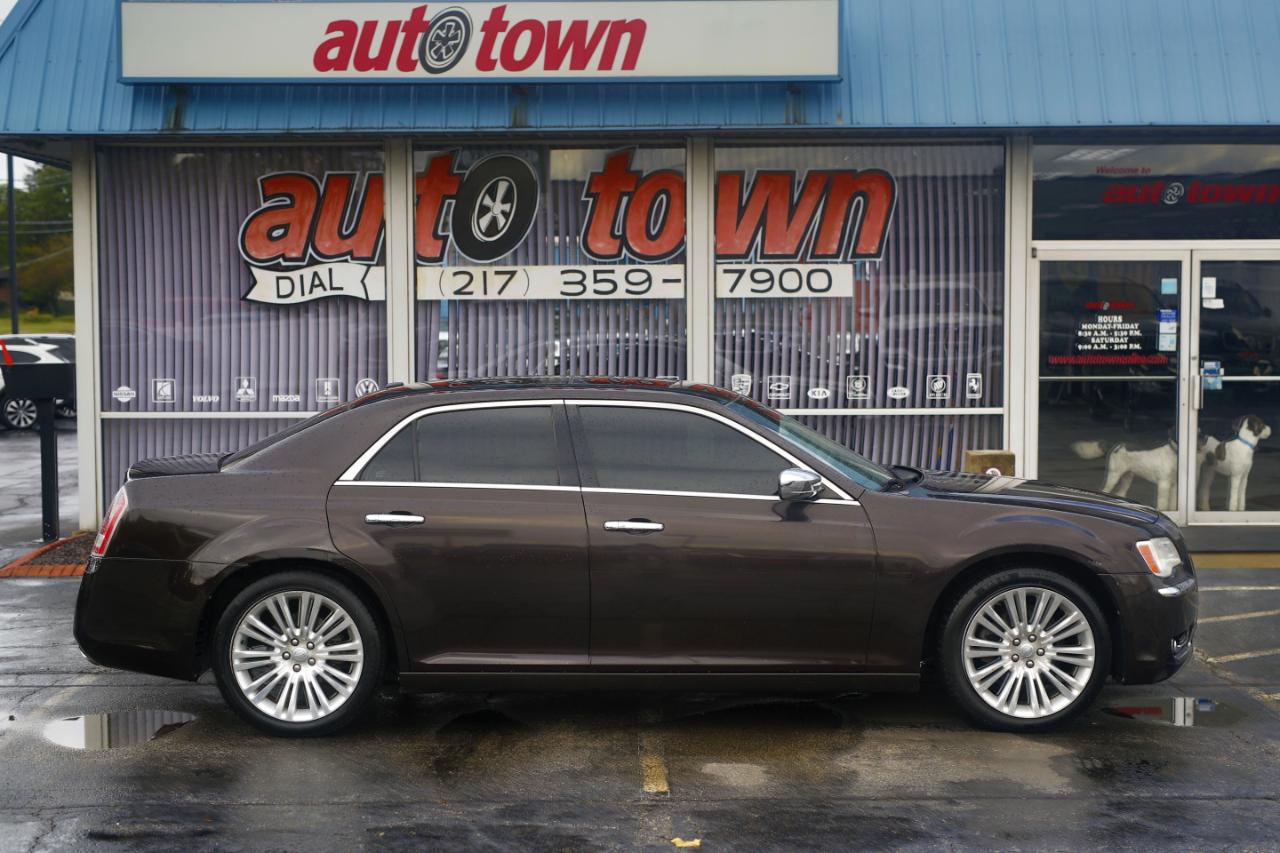 Chrysler 300 4dr Sdn V6 Limited RWD 2012