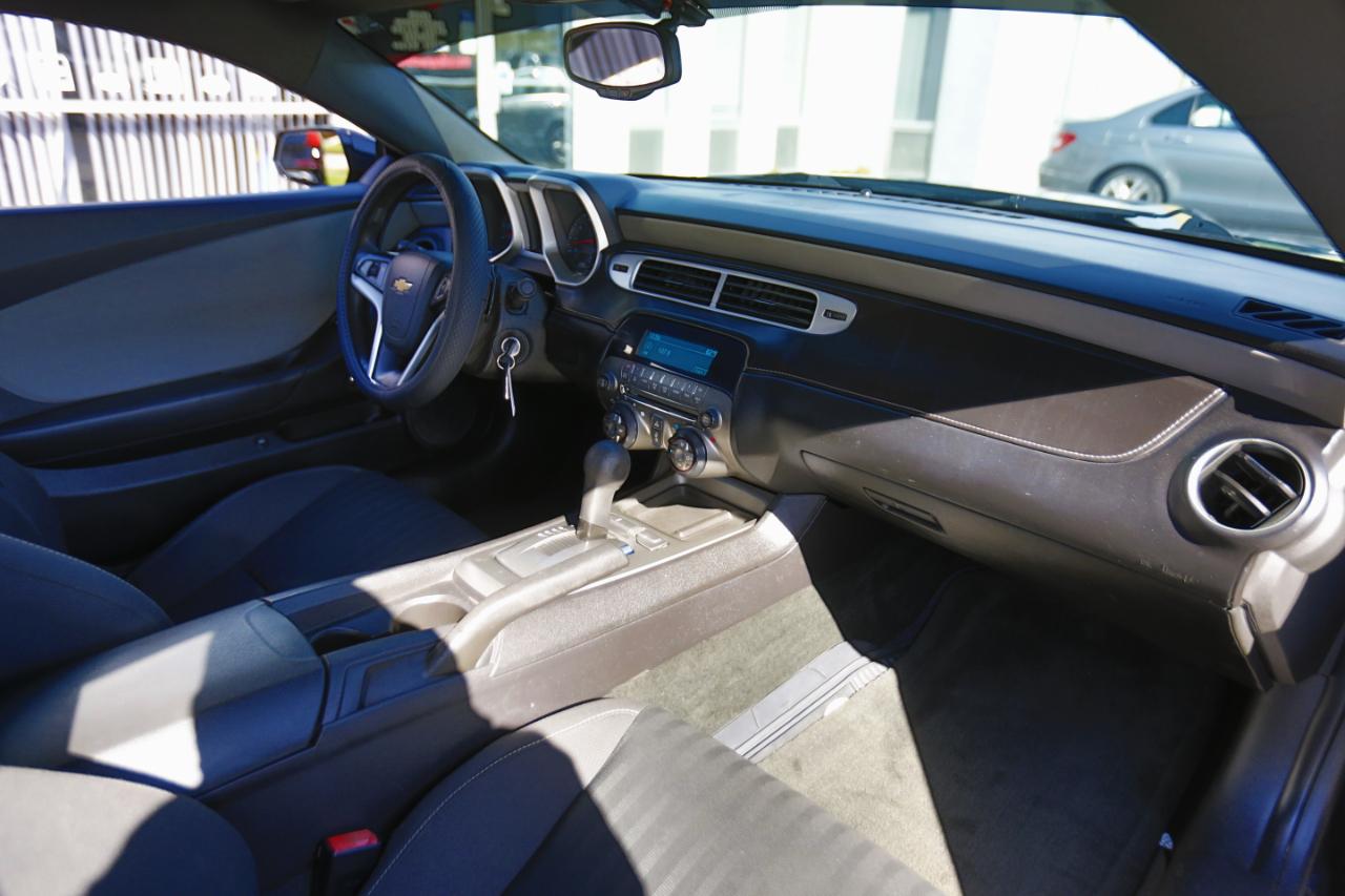 Chevrolet Camaro 2dr Cpe 2LS 2012
