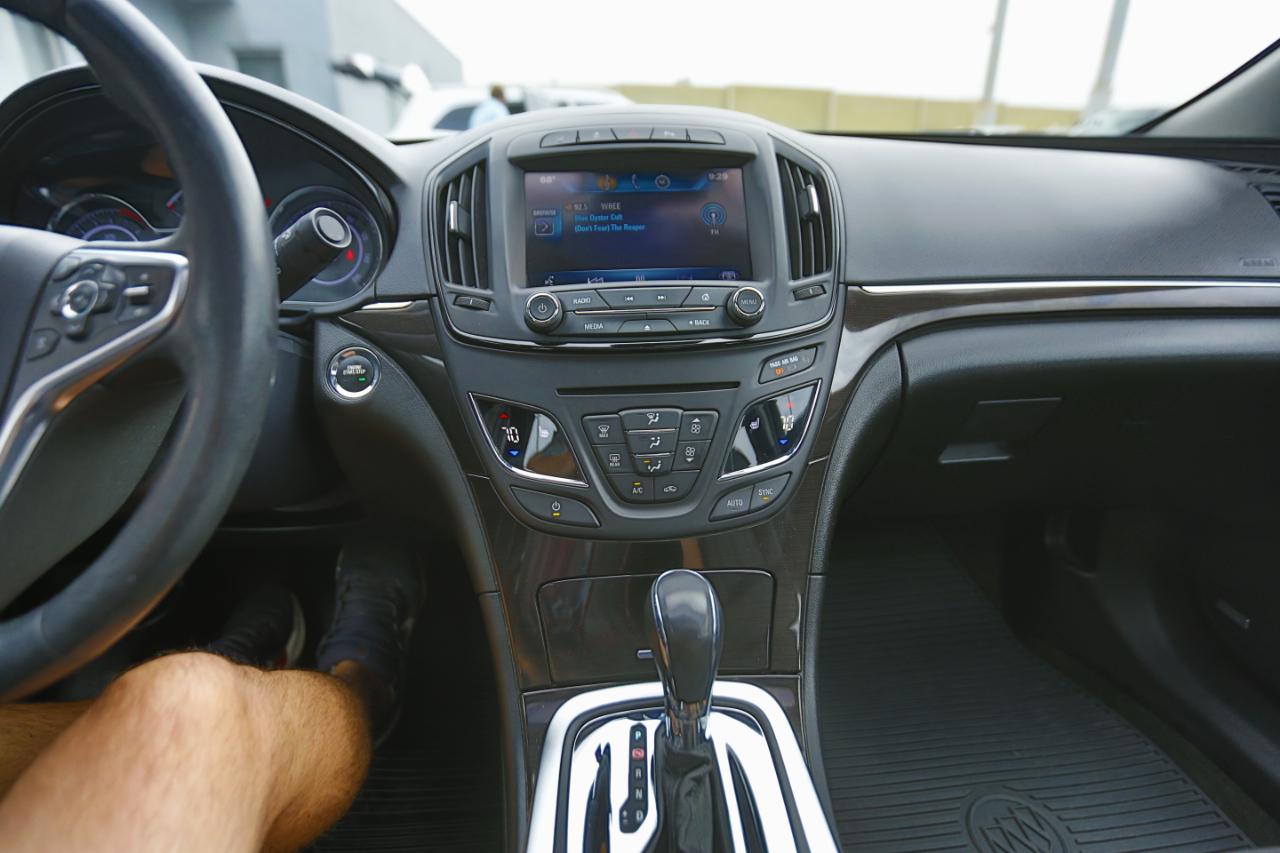 Buick Regal 4dr Sdn Premium II FWD 2014