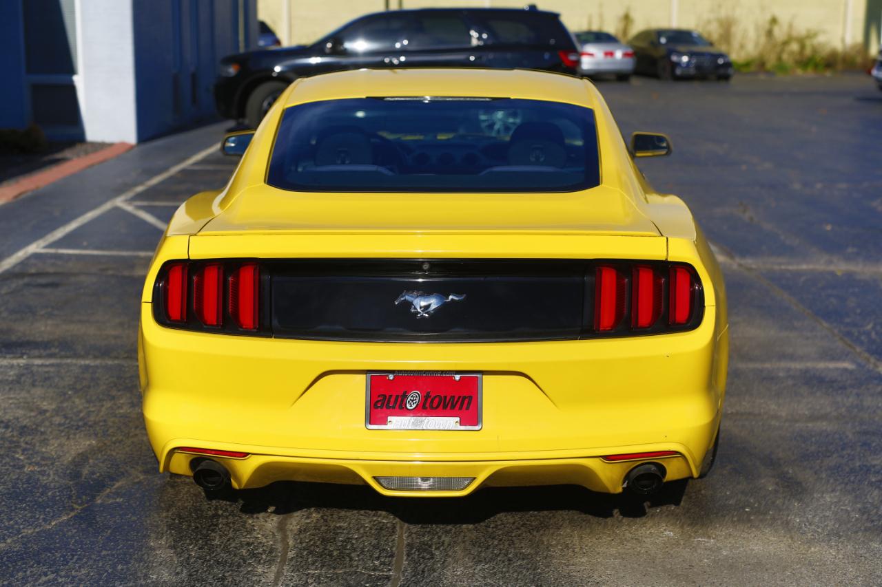 Ford Mustang 2dr Fastback EcoBoost 2015