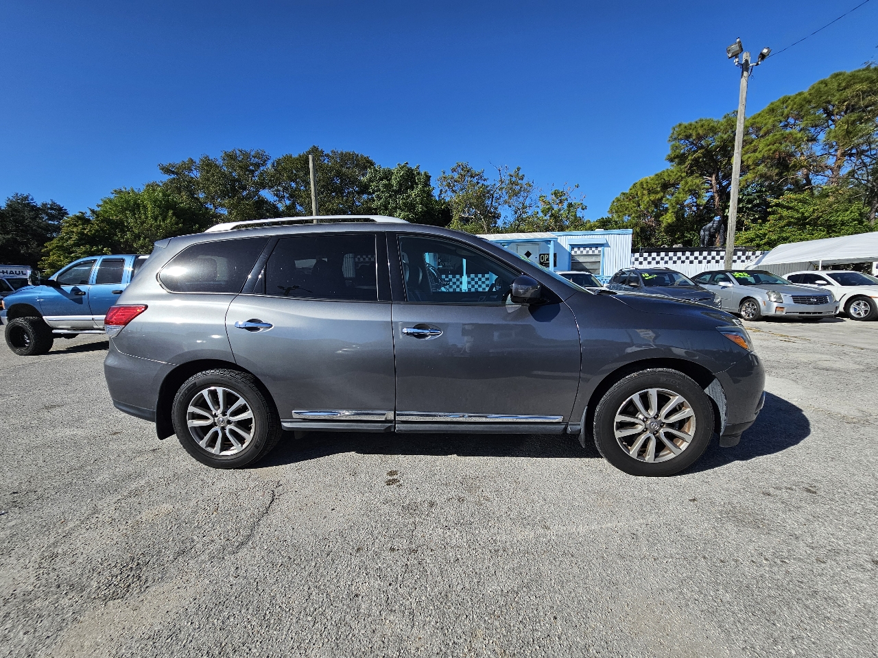 Nissan Pathfinder SL 2WD 2015