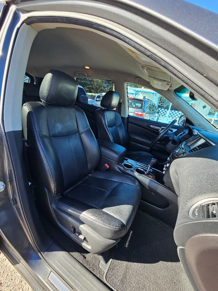 Nissan Pathfinder SL 2WD 2015