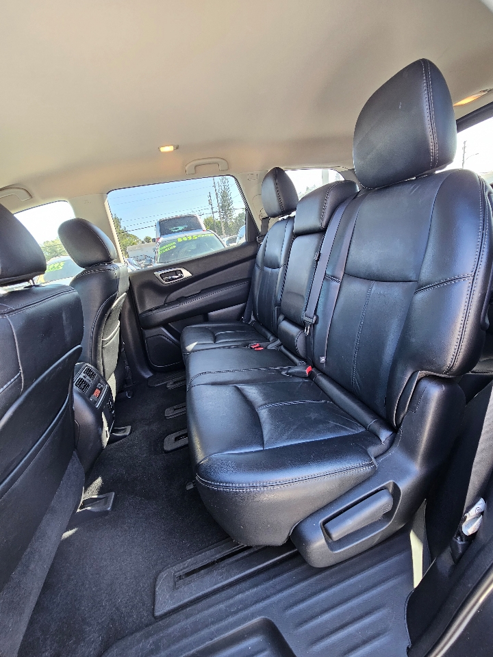 Nissan Pathfinder SL 2WD 2015