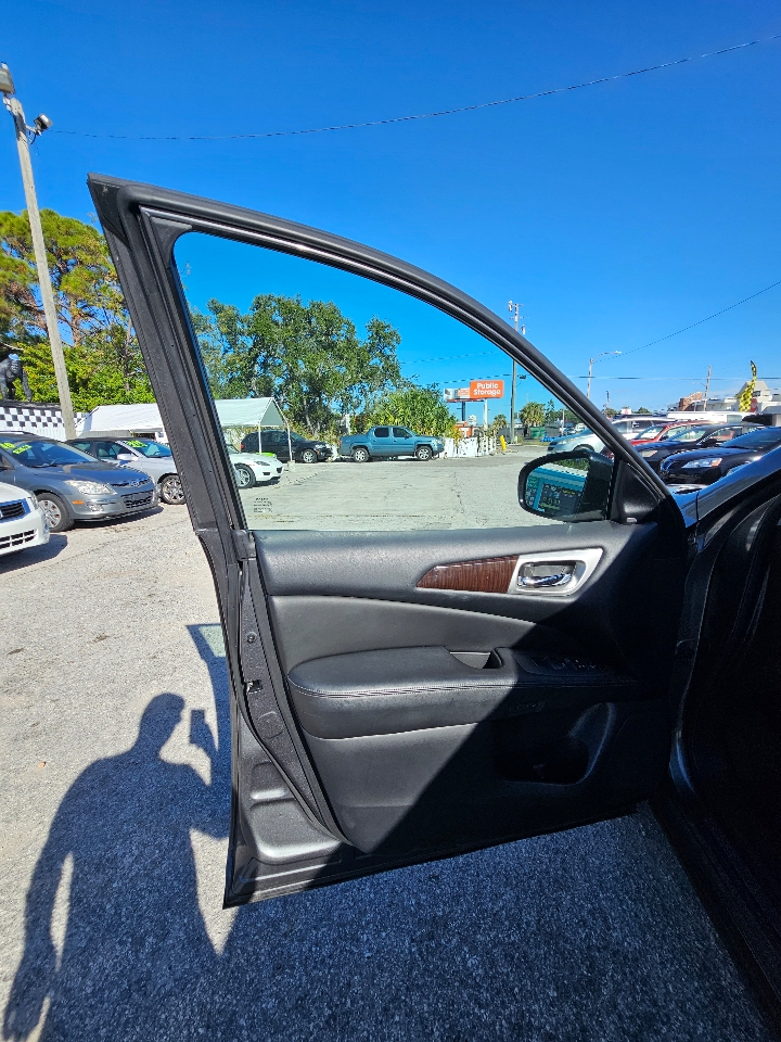 Nissan Pathfinder SL 2WD 2015